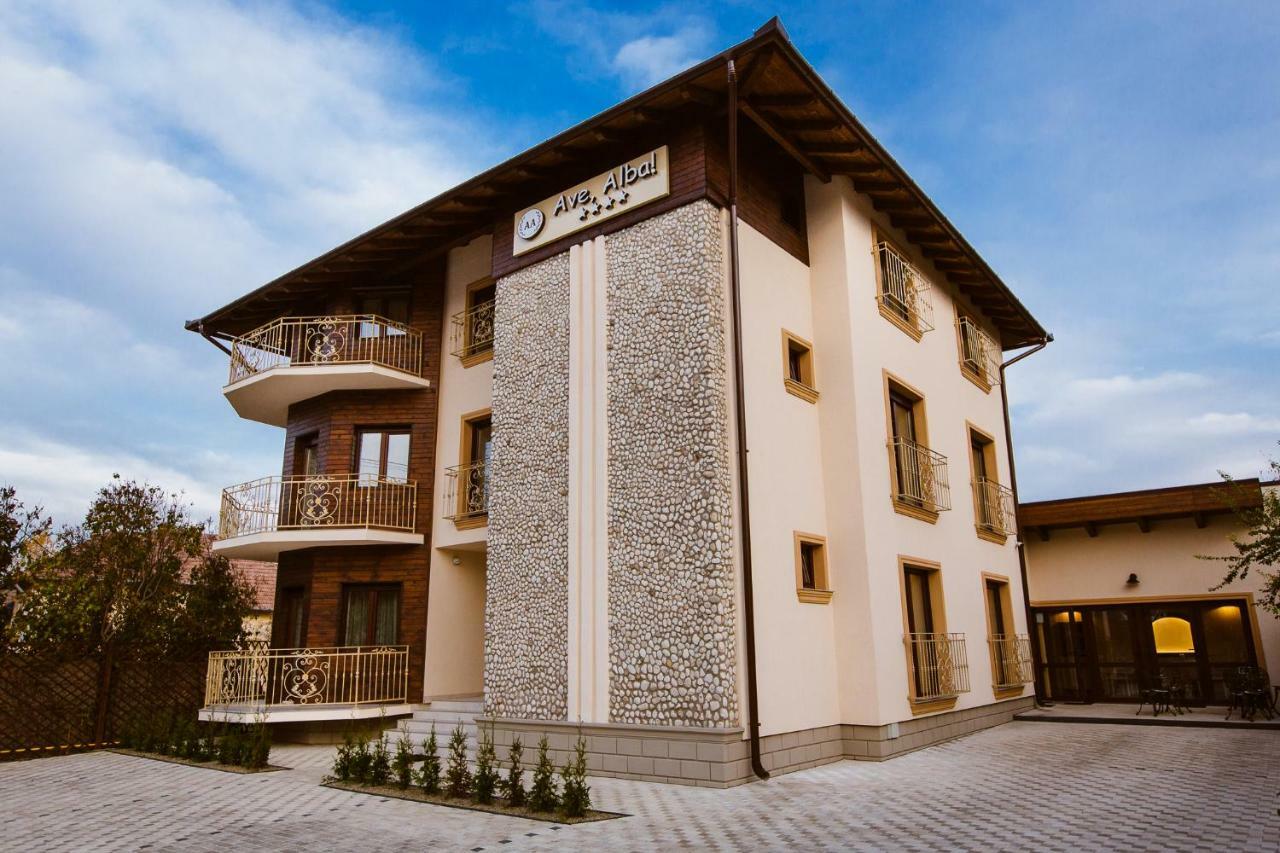 Ave, Alba! Hotel Alba Iulia Bagian luar foto