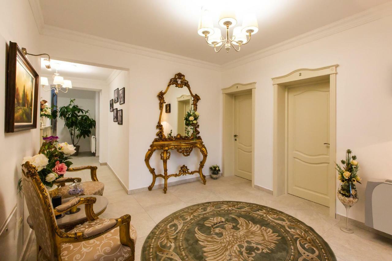 Ave, Alba! Hotel Alba Iulia Bagian luar foto